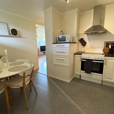 Romslig Med 2 Soverom - Gratis Parkering Appartement *