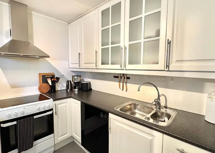 Апартаменты Romslig Med 2 Soverom - Gratis Parkering *