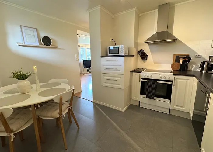 Romslig Med 2 Soverom - Gratis Parkering Апартаменты *